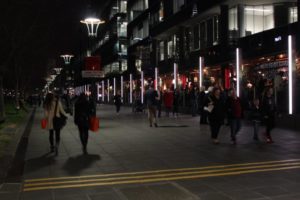 Outdoor dinning along Southbank